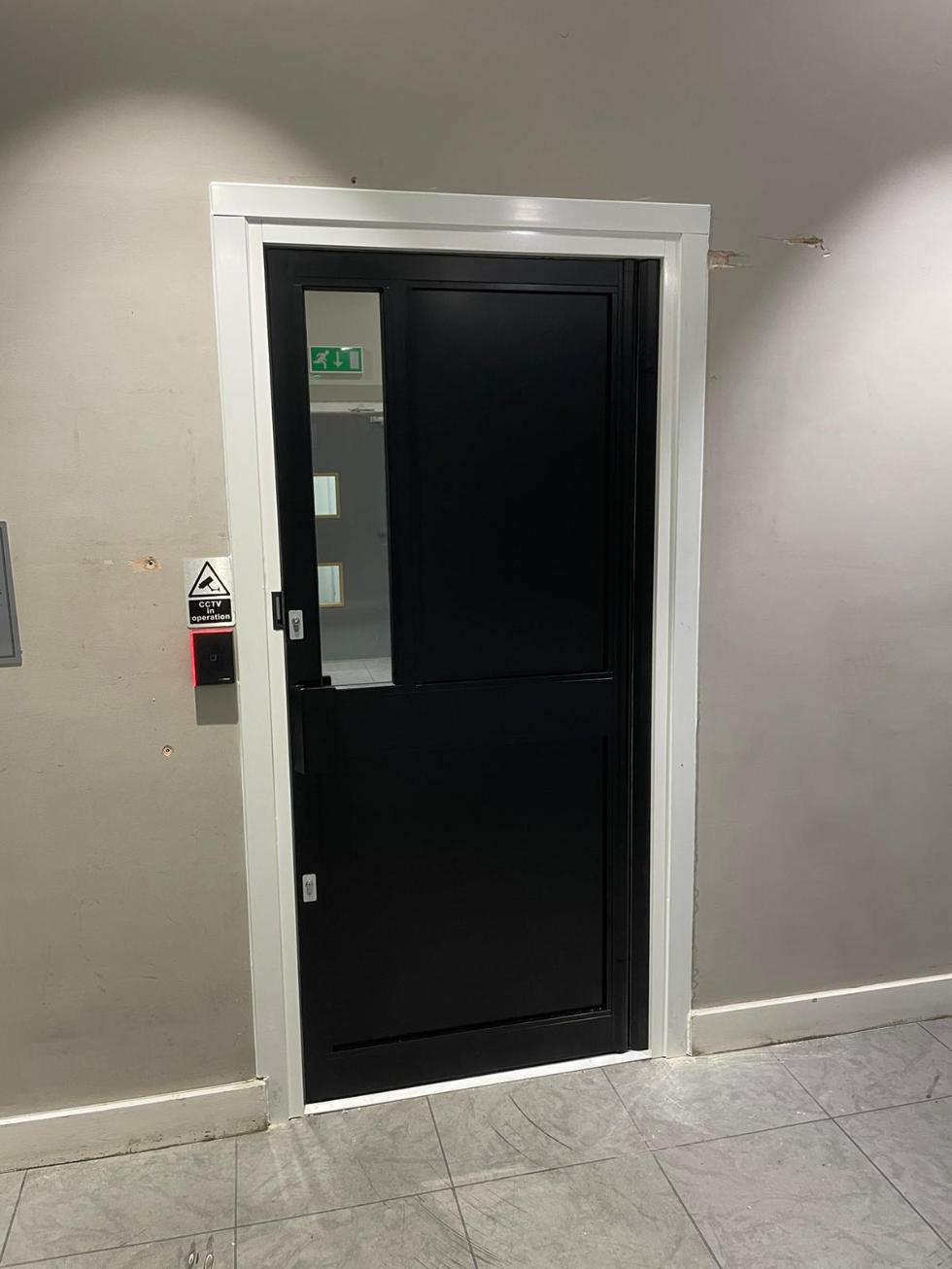 Aluminium Commercial Door